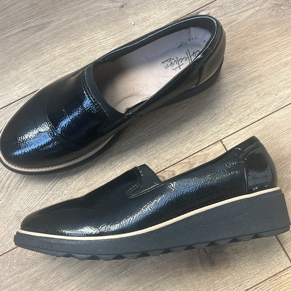 Black patent Clarks loafer - Picture 4 of 4